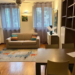 Lillaholidays - Tertulliano 8 , Milano Italia